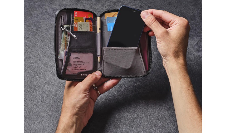 Фотографія Гаманець Lifeventure Recycled RFID Mini Travel Wallet grey 2