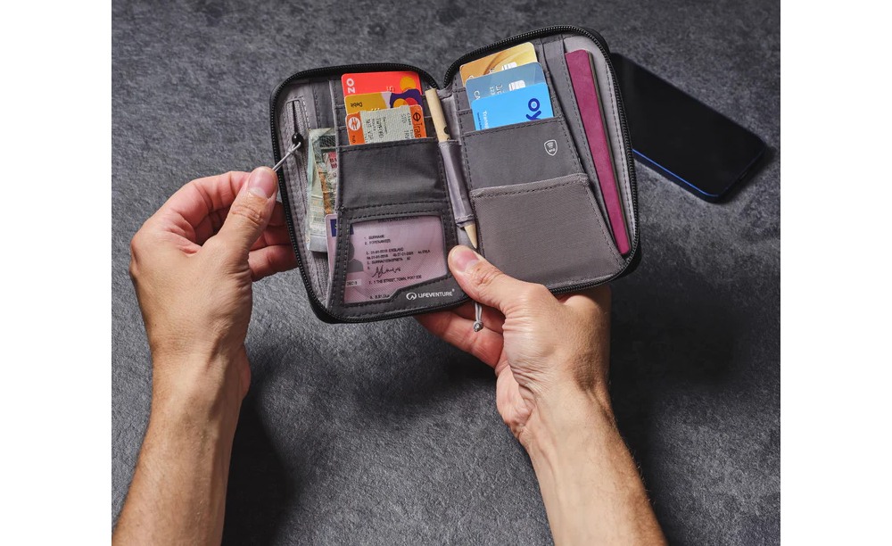 Фотографія Гаманець Lifeventure Recycled RFID Mini Travel Wallet grey 3