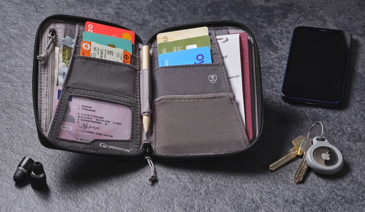 Фотографія Гаманець Lifeventure Recycled RFID Mini Travel Wallet grey 7